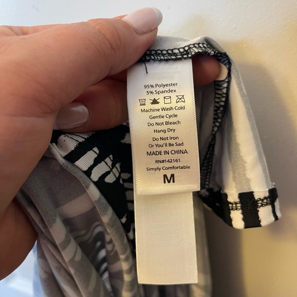 LuLaRoe Medium Olivia Geometric Aztec Hi-Low Skirt Print with Yoga Waistband - Picture 7 of 8